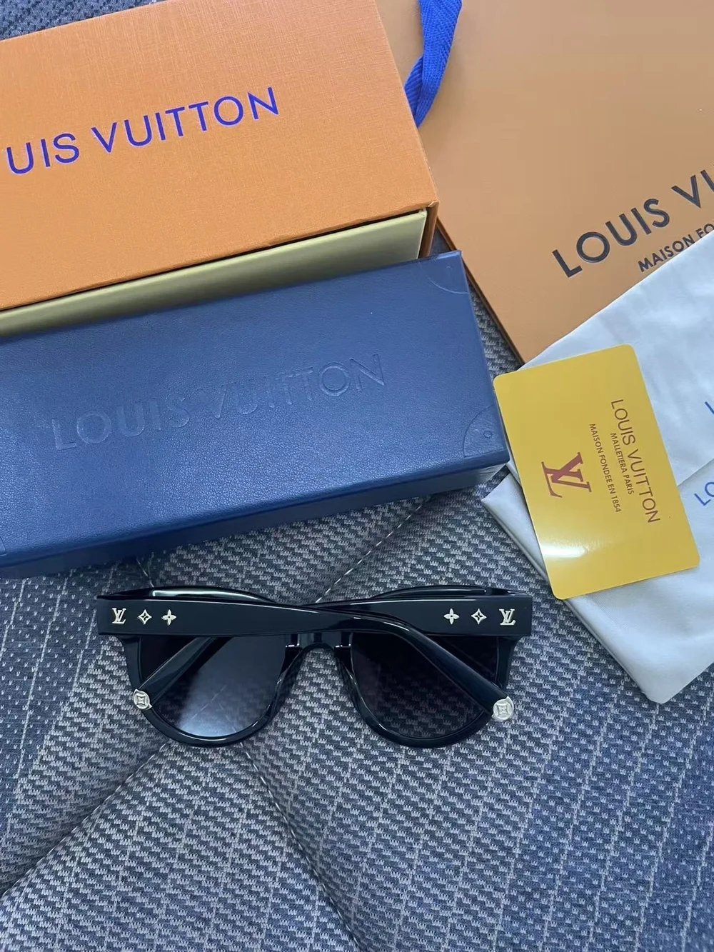Louis Vuitton Black Gloss Cat-Eye Sunglasses with Dark Lenses